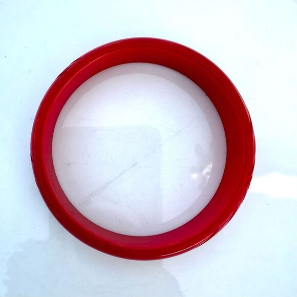 Bakelite Sweet Cherry Red Vintage Carved Bangle Bracelet - Picture 7 of 8